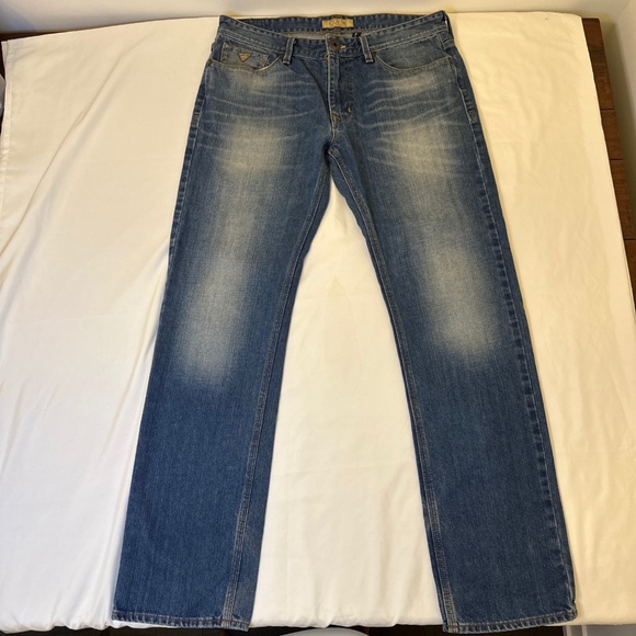 Guess Lincoln Slim Straight Blue Jeans Distressed Los Angeles 1981 Mens 34x32 - Picture 1 of 12
